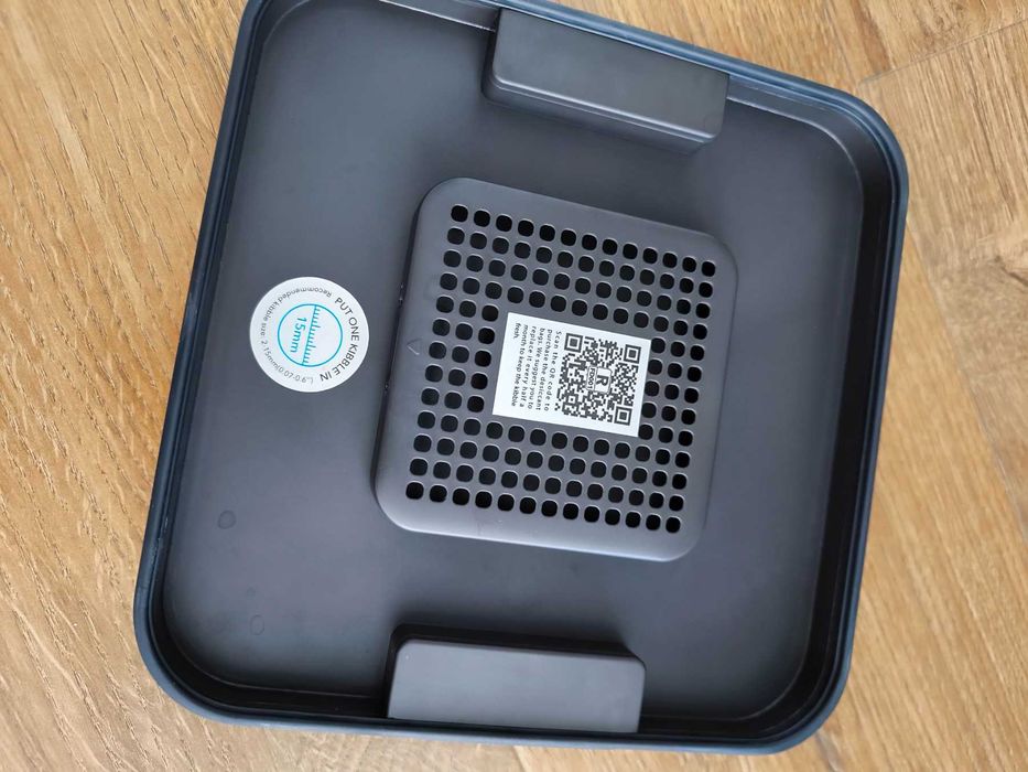 Автоматична котешка хранилка PETLIBRO RFID