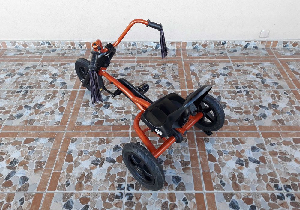 Cart (kart) cu pedale pentru copii BERG Choppy, 3 roți - maro