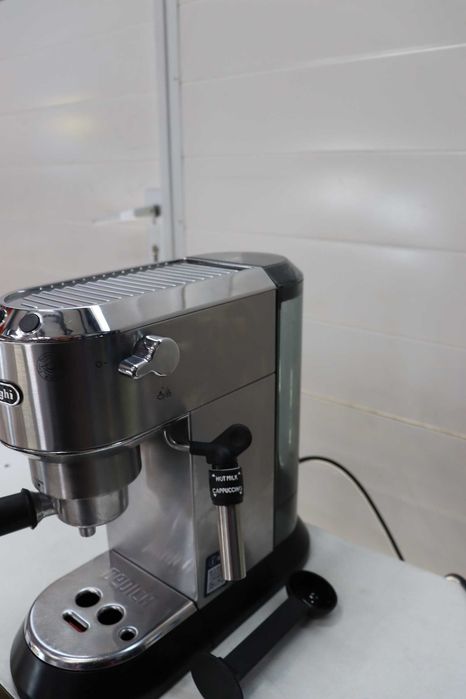 Кафемашина DeLonghi EC685.M DEDICA, 15bar, 1300W