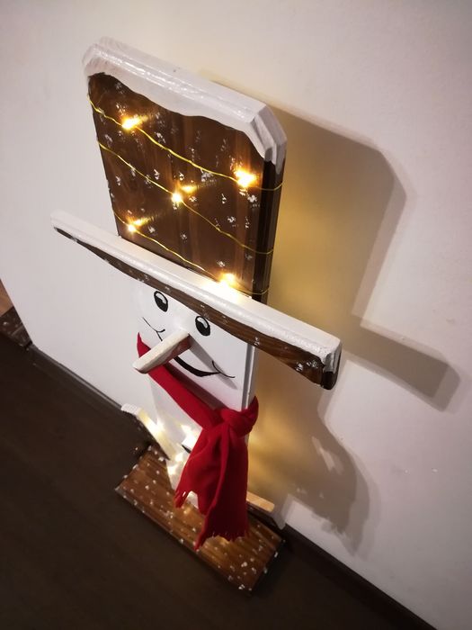 Снежен човек от дърво