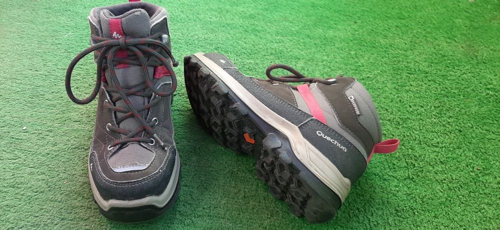 Vând ghetute copii Quechua 33