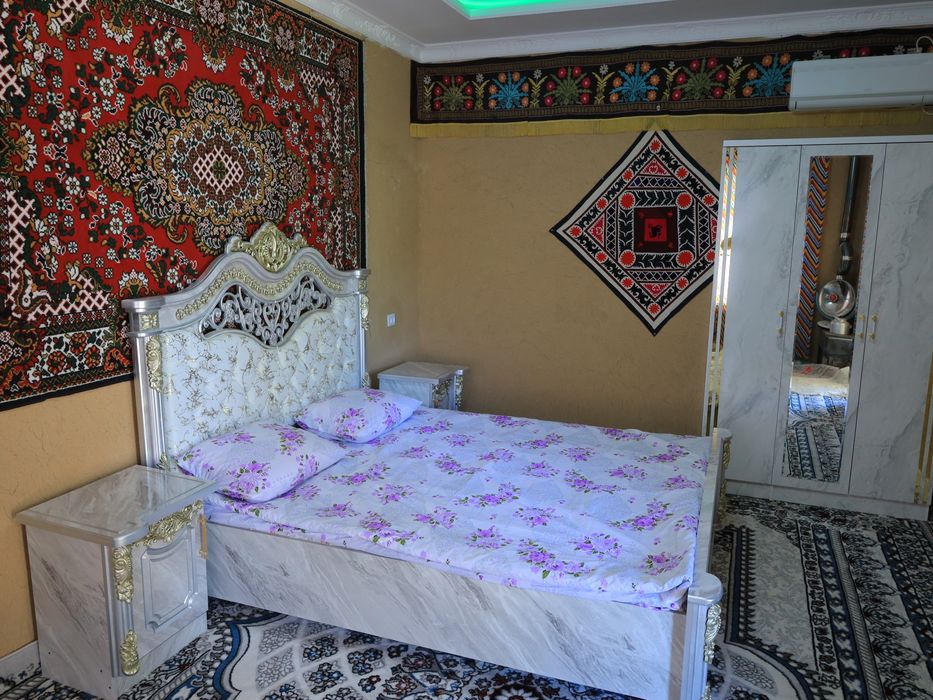 Ali mehmon uyi.             Mehmonlar uchun dam olish maskani