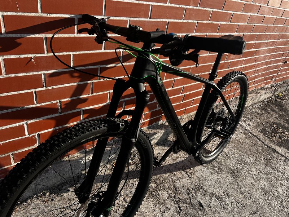 Vand bicicleta full carbon Cube Reaction