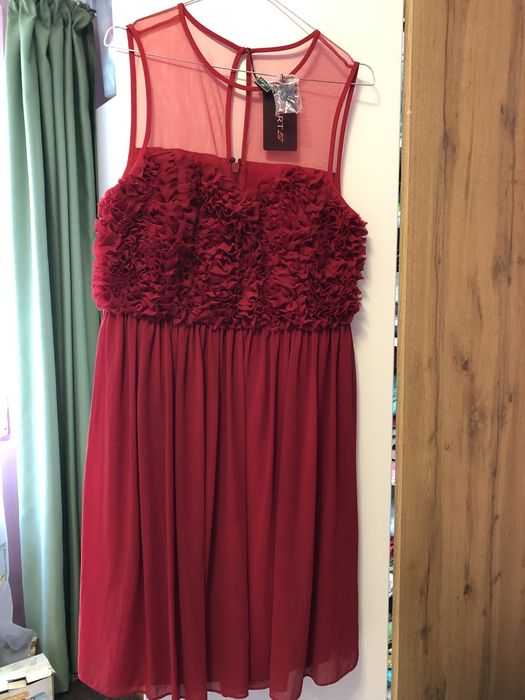 Rochie pentru evenimente Apart 40 noua