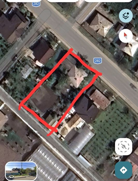 Casă și teren de vânzare