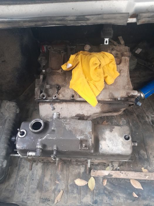 Продам головку 8 клоп и блок