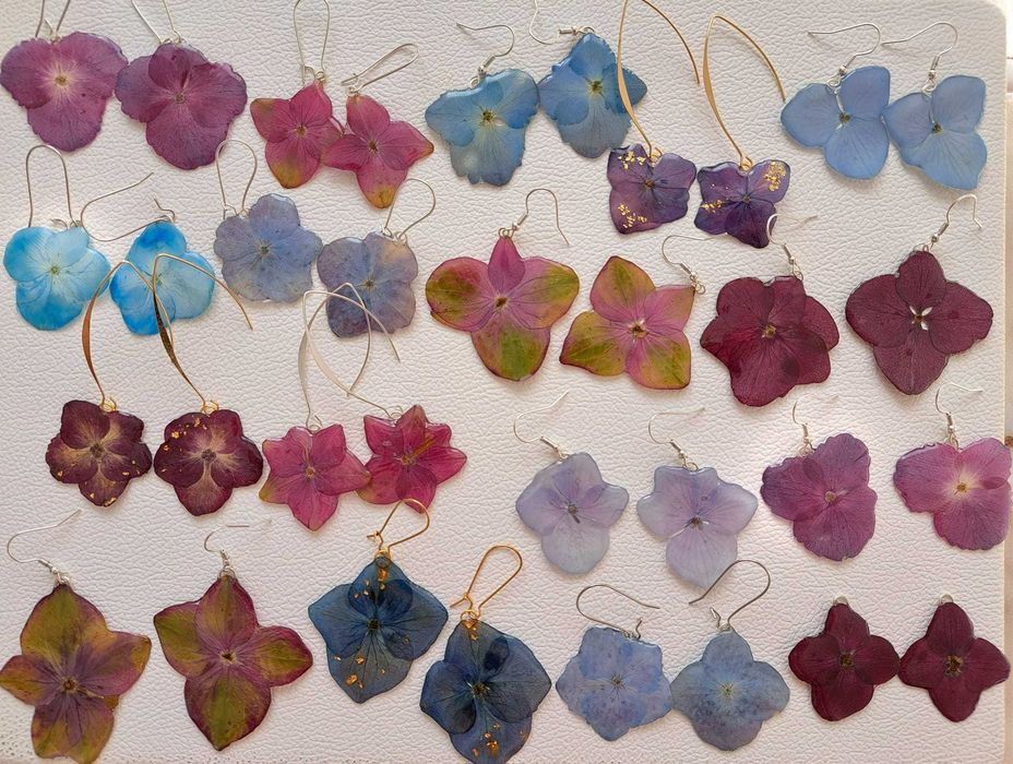 Bijuterii handmade, din flori naturale,  în rășină