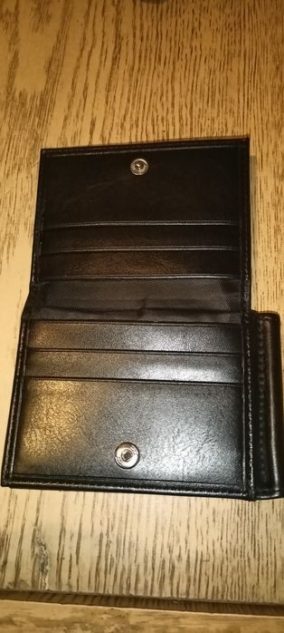 Портфейл с щипка