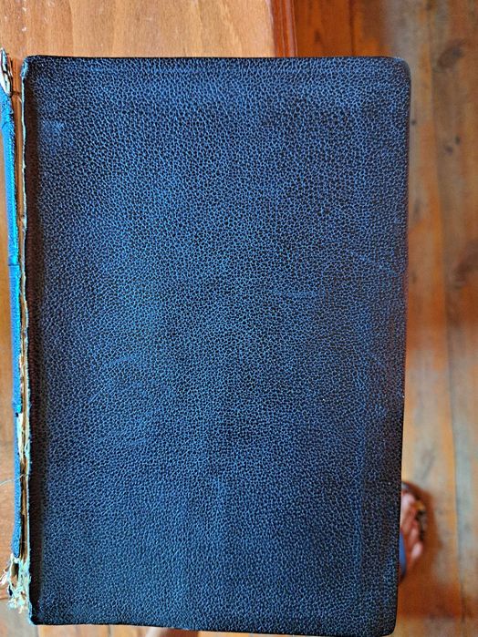 Стара книга"Клетниците"