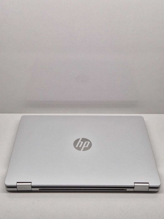 HP OmniBook 5 Core 5 120U  8/512gb Video karta: Intel Graphics