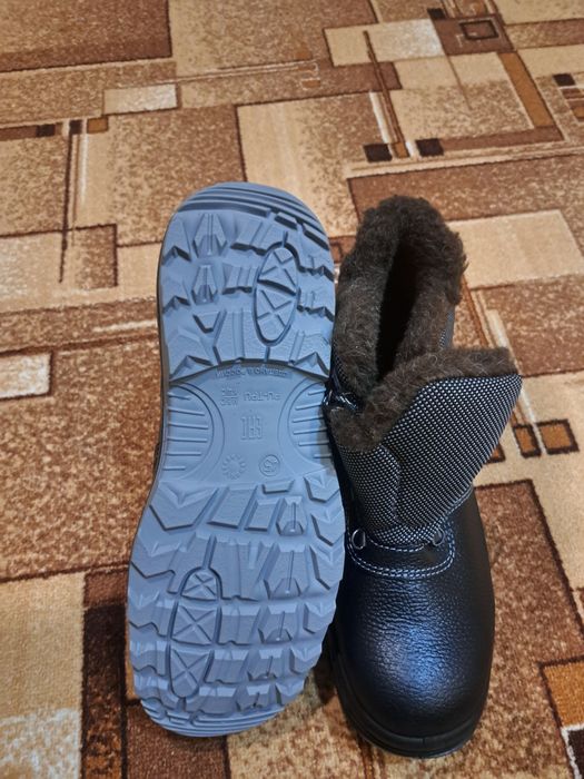 Продам спецобувь