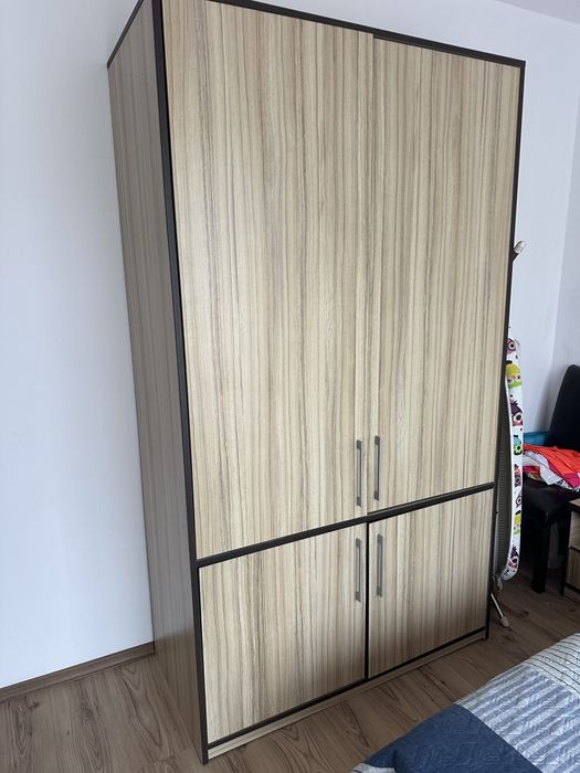 Продавам мебели за спалня