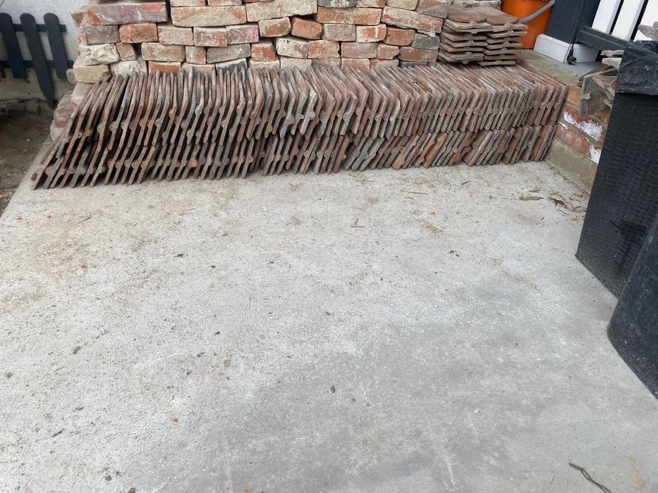 Țiglă solzi pe rotund la vârf