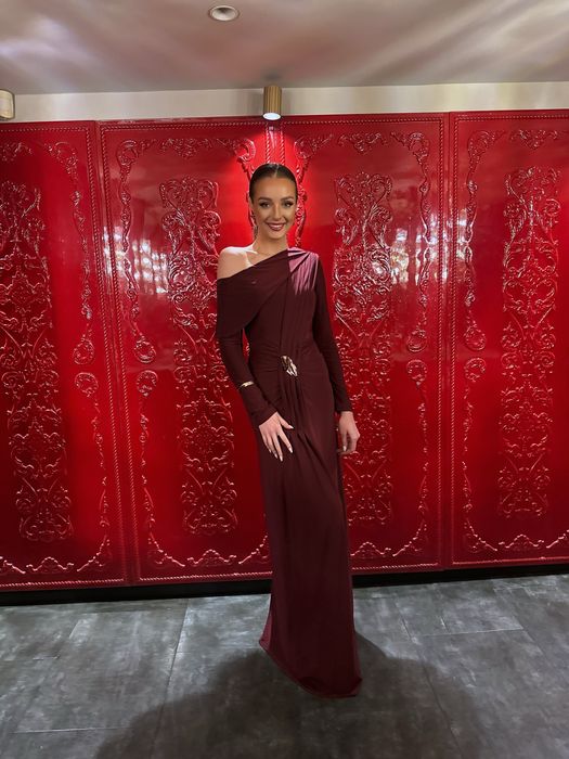 Бордо рокля Answear