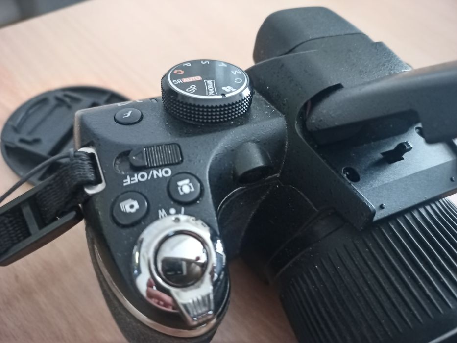 Fujifilm FinePix S3300.