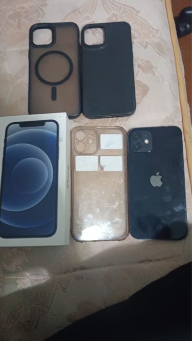 Продам айфон 12