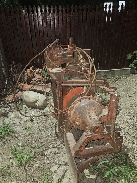 Vând troliu tractor