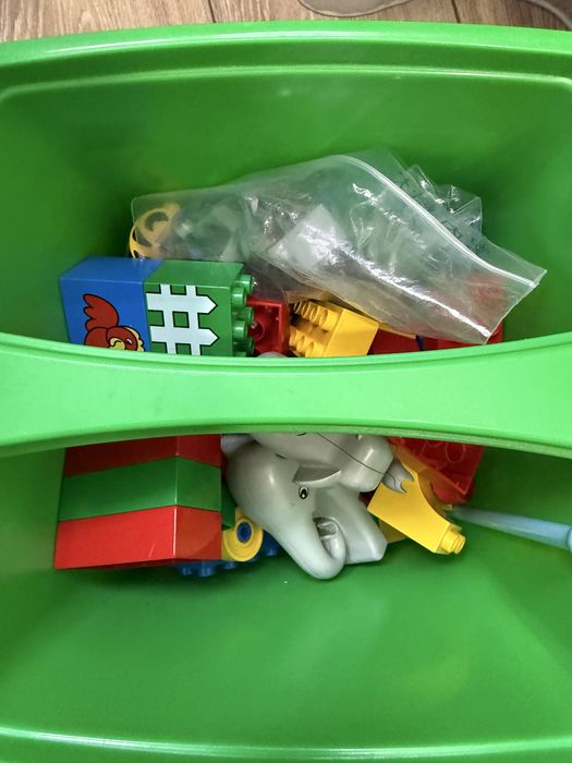 Ведро с деталями lego