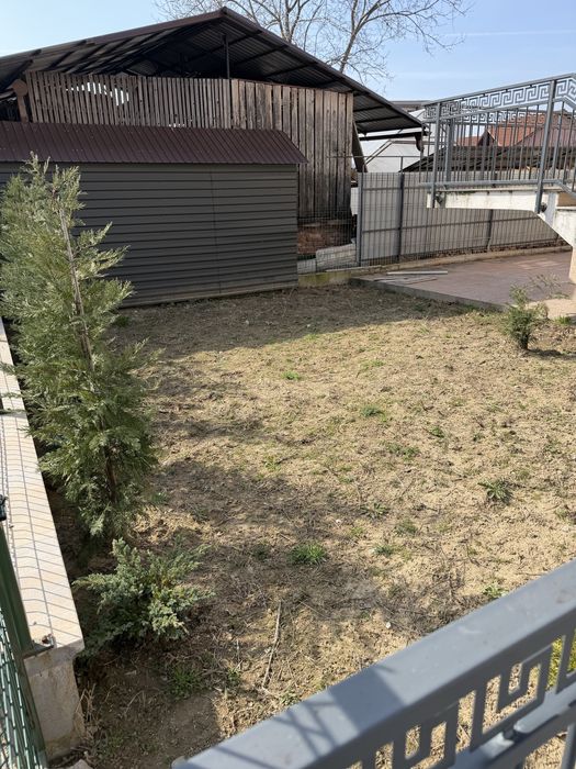 De inchiriat Spatiu Comercial Sau Locuinta Locuri de Parcare/Spatiu