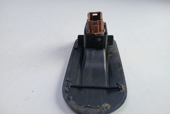 Buton geam dreapta fata 8200206603 Renault Master a 2-a generatie (fa