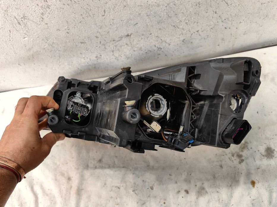 Оригинален фар Шкода Октавия  Skoda Octavia Bixenon