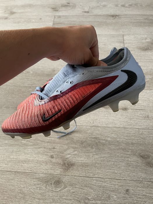 Бутсы Nike Phantom Low Elite FG