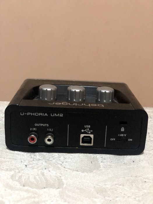 Behringer UM2 звуковая карта