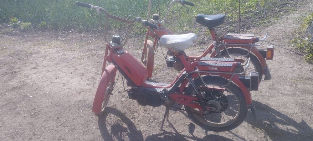 2 bucăți JAWA pentru colecționari
