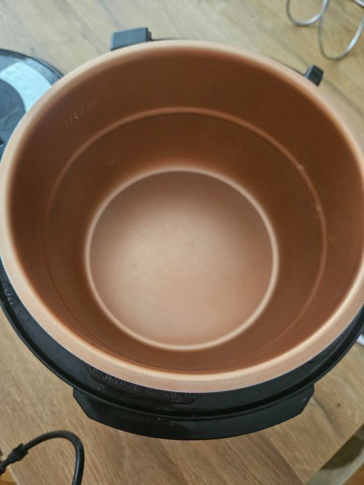 Мултикукар / Multi cooker