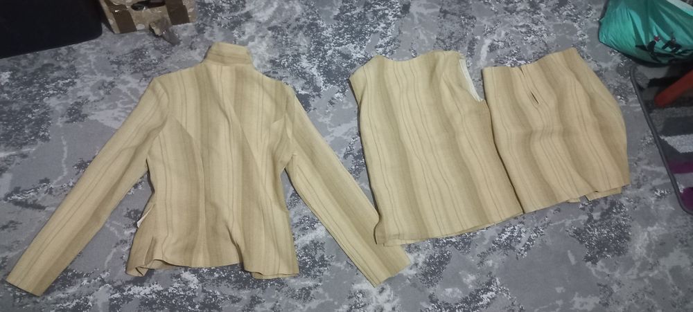 set costum femei mărime M elegant sacou fusta tricou noi