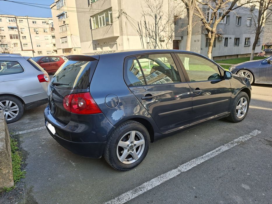 vw golf 5 an 2006 stare impecabilă