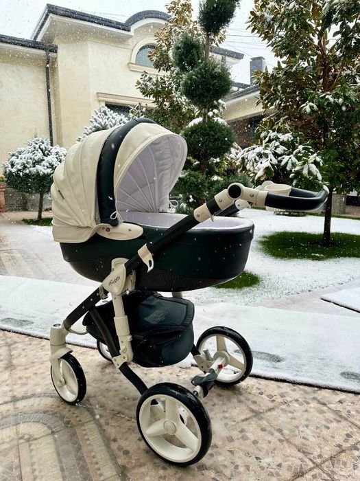 продается Коляска 3в1 очень хорошего бренда