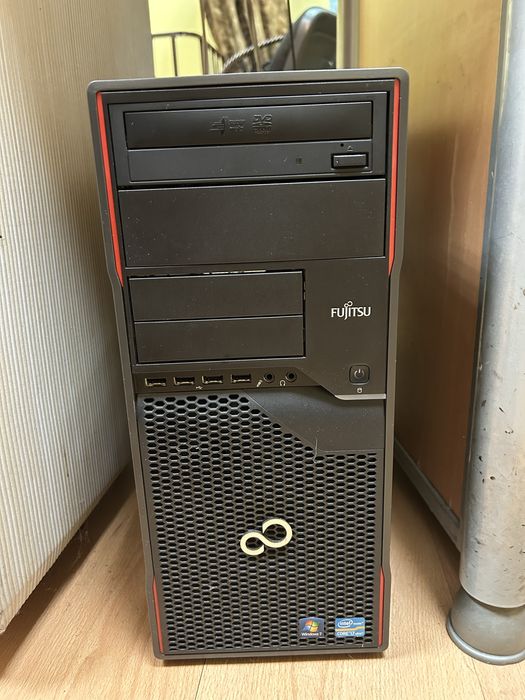 Настолен компютър Fujitsu Siemens , Intel i7 , 8 ram  DDR3
