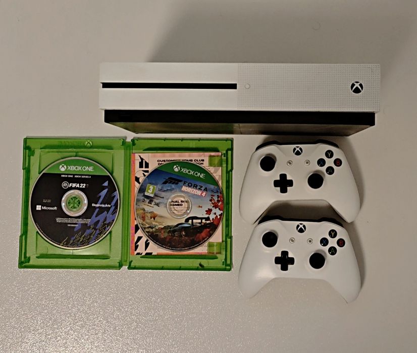 Xbox One S 1TB 2 Controllere