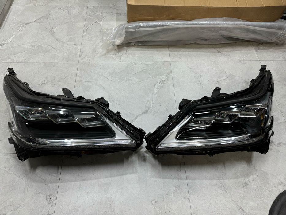 Фары на Lexus 570