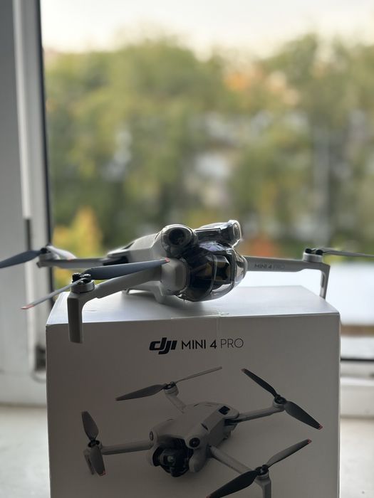 Продам дрон Dji mini 4 pro