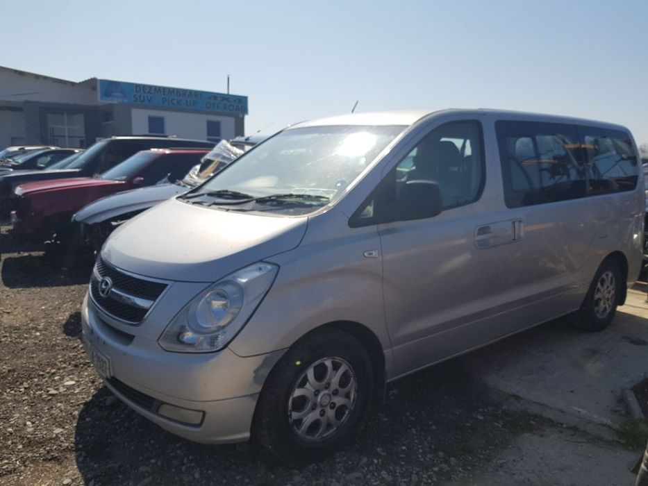 Dezmembrez Hyundai H1 fabr 2007,cod motor d4cb,170 cp,cutie manuala 5 trepte!