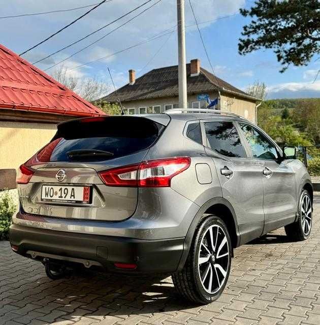 Nissan Qashqai 2014  1,2 Turbobenziner 89700 km Tekna  Inscris in  Ardeal