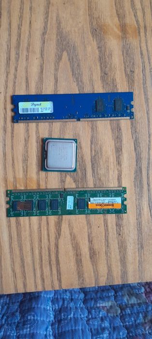 Процессор E5300 и Ддр2 ОЗУ 1 гб за 60 000 сум