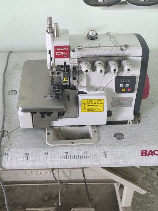 Tikuv mashinasi tori chok va averlo xali yengi ishlatilmagan