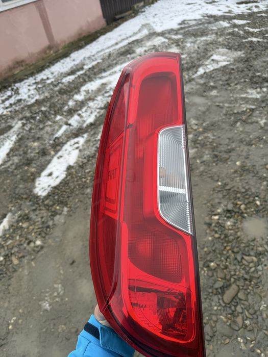 Stop Tripla Lampa Stanga Spate Fiat Doblo 2 Originala cu soclu!