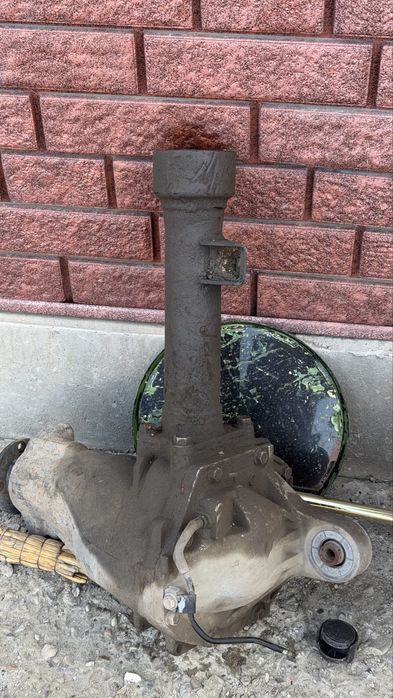 Редуктор на lexus 470 передний