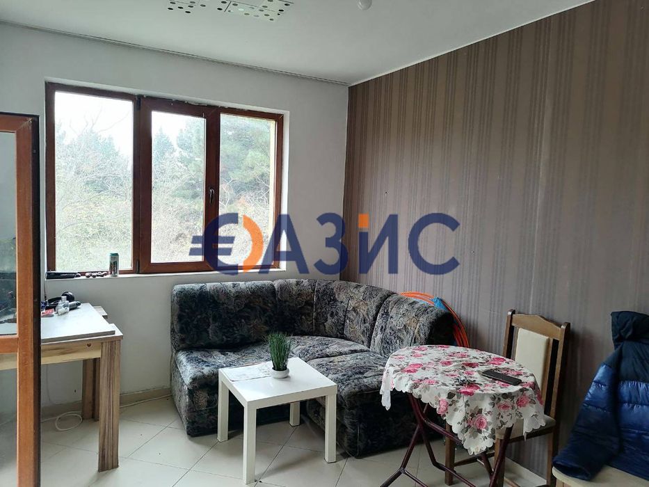 3-стаен апартамент на 4-ти етаж,без такса поддръжка,кв. Черно море-1