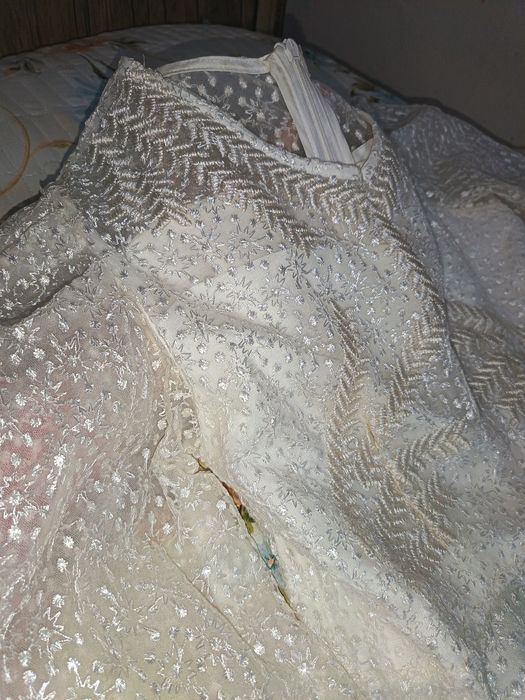 Oq ko'ylak Ayollar uchun