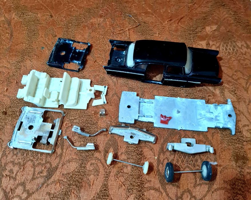 Продам набор запчастей от Чайки Газ 13 СССР