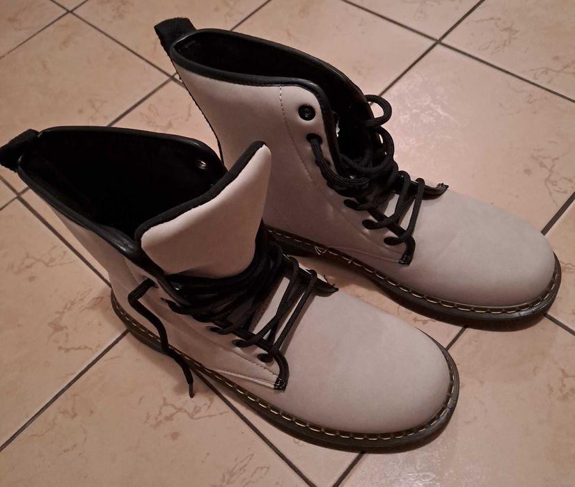 Боти Тенденз чисто нови