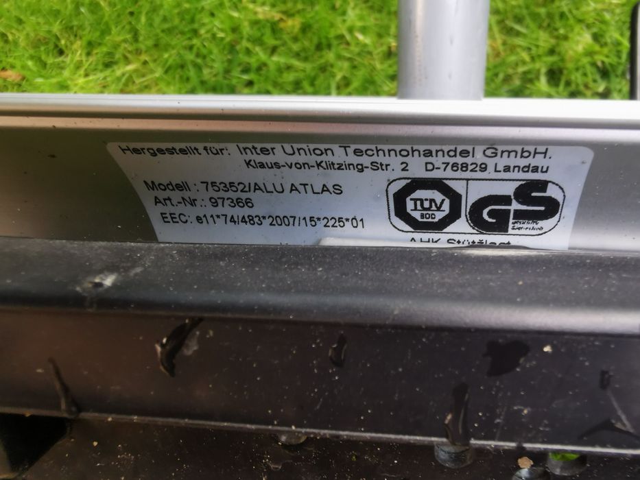 Suport auto pliabil  biciclete carlig