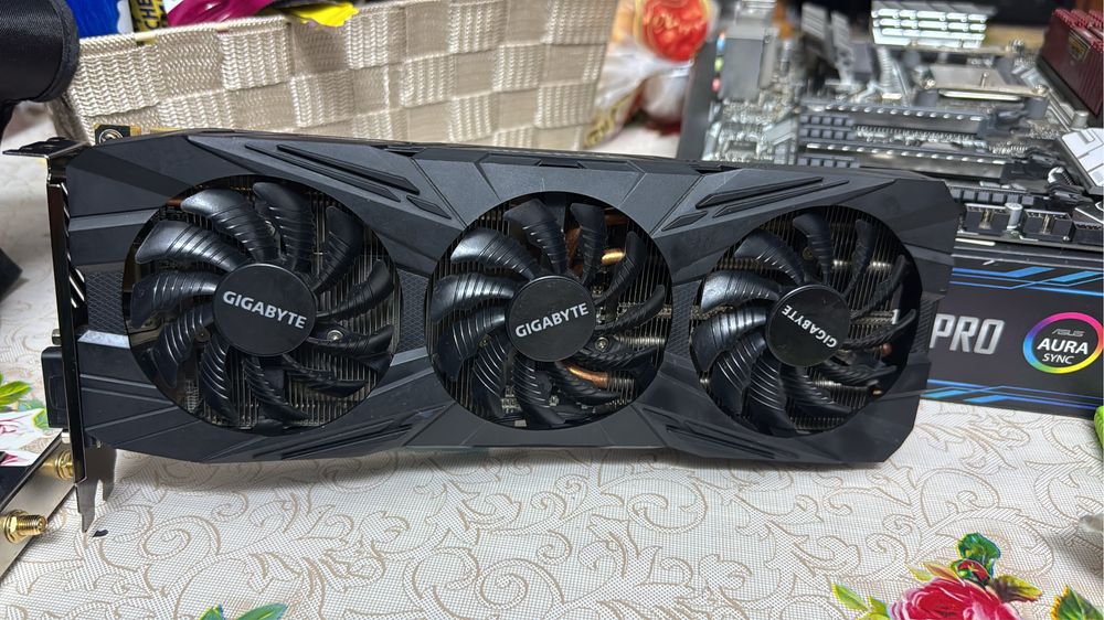 Placă video 1080ti 11GB Gigabyte