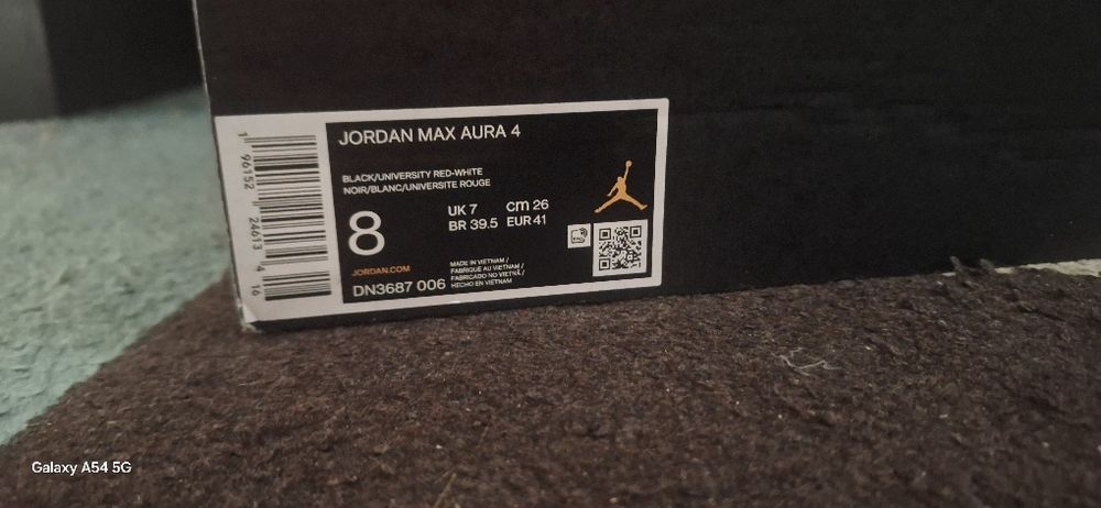 Air jordan Max Aura 4