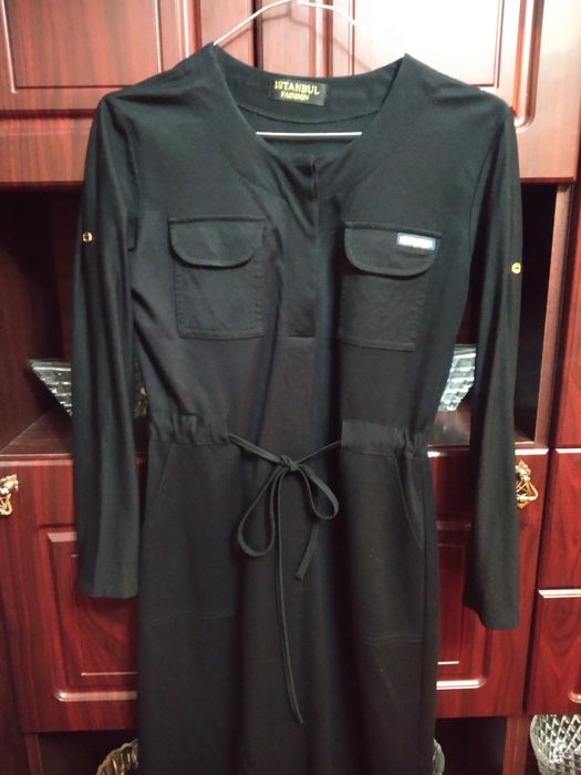 Платье 46(L) размера